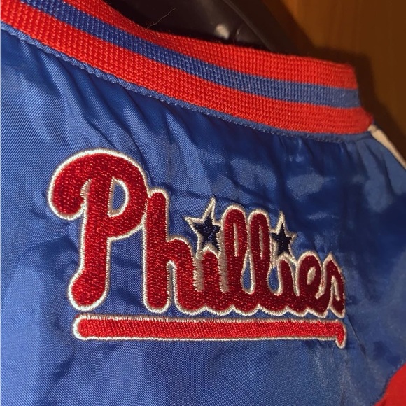 Authentic MLB Phillies Windbreaker - Picture 3 of 5